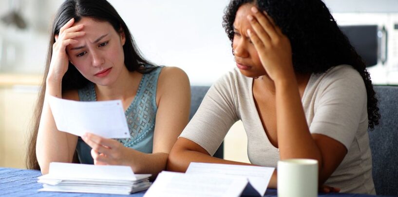 Pourquoi certaines lesbiennes et femmes bisexuelles vivent dans la pauvreté