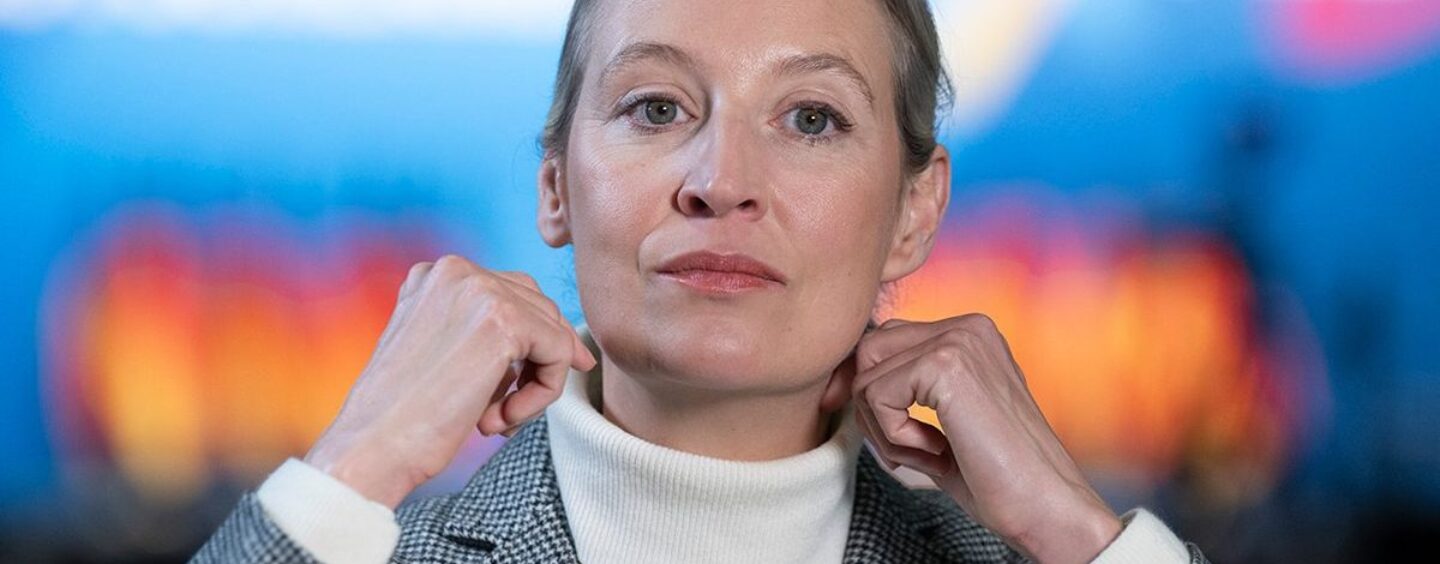 Le parti d'extrême droite allemand AfD élit une candidate lesbienne à la chancelière tout en rejetant la légitimité de sa famille