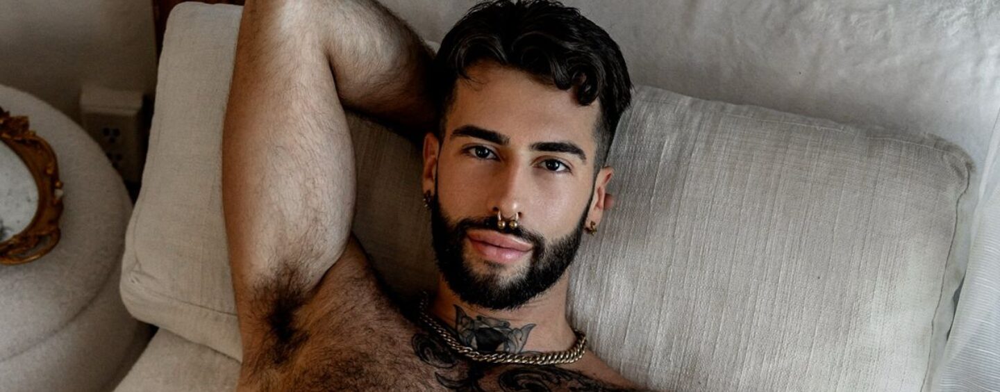 Le prince Joshua dévoile ses secrets épicés et sort une nouvelle chanson sexy qui fera haleter les gays