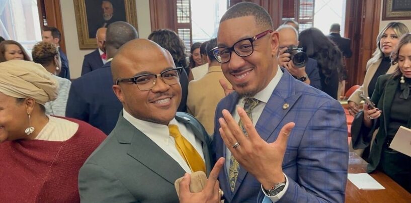 Regardez un législateur gay du Texas proposer à son partenaire au Capitole de l'État