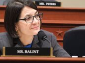 Becca Balint, députée gay : je montrerai à Trump que je ne suis pas intimidée