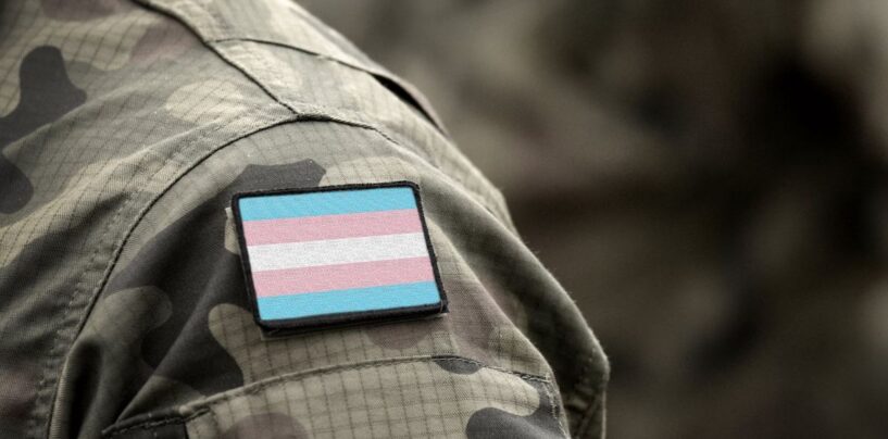 Trump révoque l'ordonnance de Biden qui a levé l'interdiction militaire trans, ouvrant la voie à une nouvelle interdiction