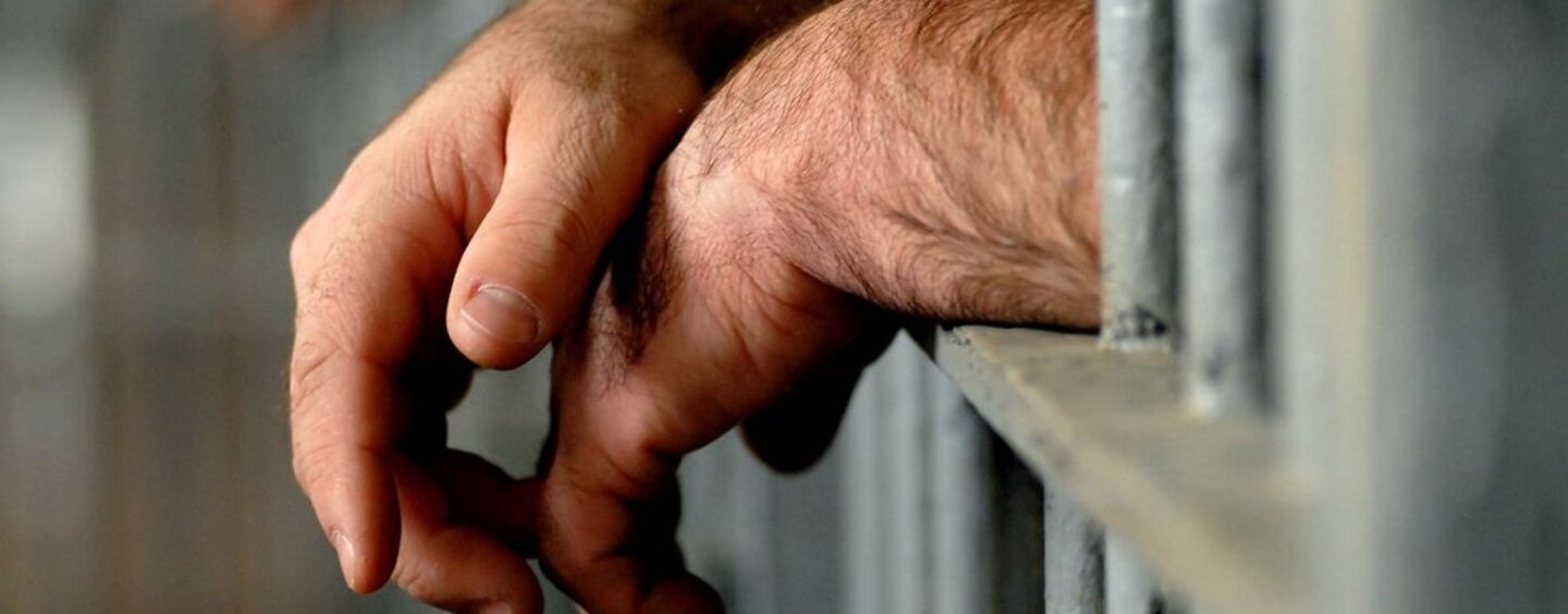 Trump interdira les femmes trans des prisons des femmes en supprimant les transporteurs des protections de viol