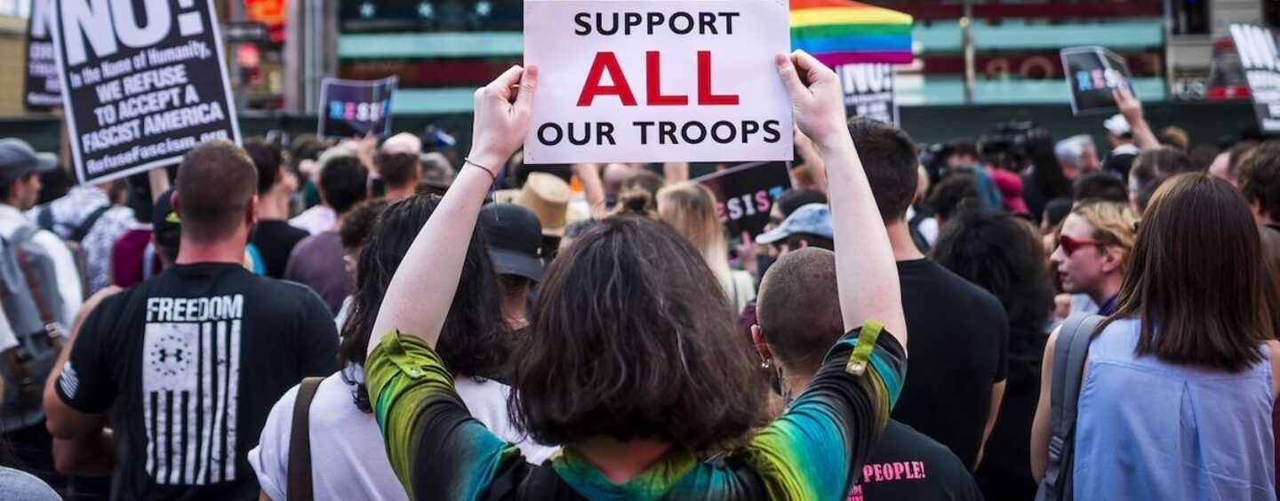 Breaking: Donald Trump signe un nouveau décret affectant les militaires transgenres