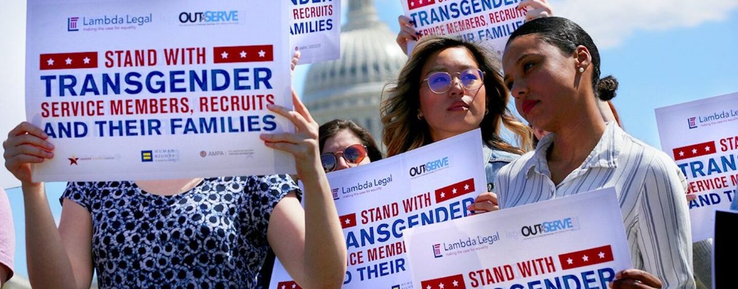 Une interdiction militaire trans avec des conséquences de grande envergure