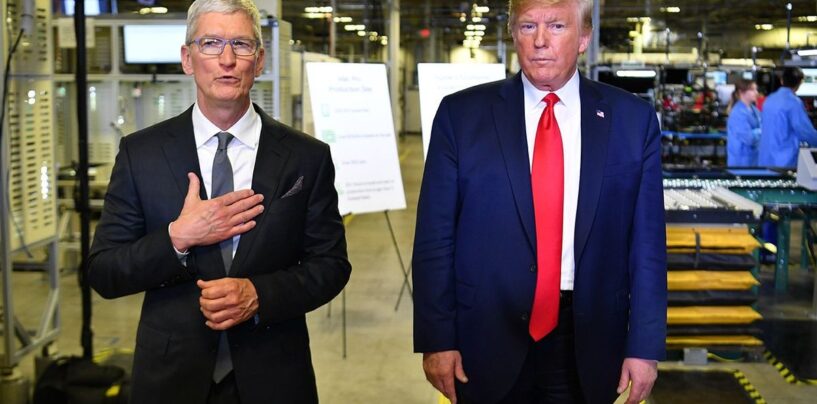 Le PDG d'Apple, Tim Cook, rejoint d'autres grands chefs d'entreprise en faisant un don personnel d'un million de dollars pour l'investiture de Trump.