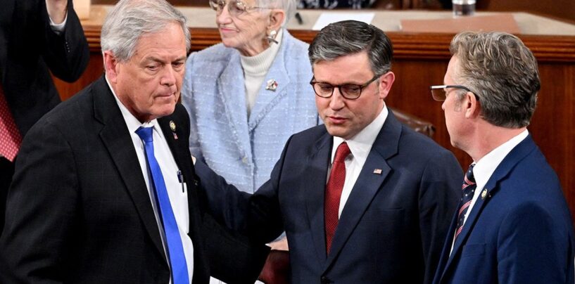 Le désordre du Parti républicain est pleinement visible après avoir eu du mal à élire Mike Johnson comme président de la Chambre