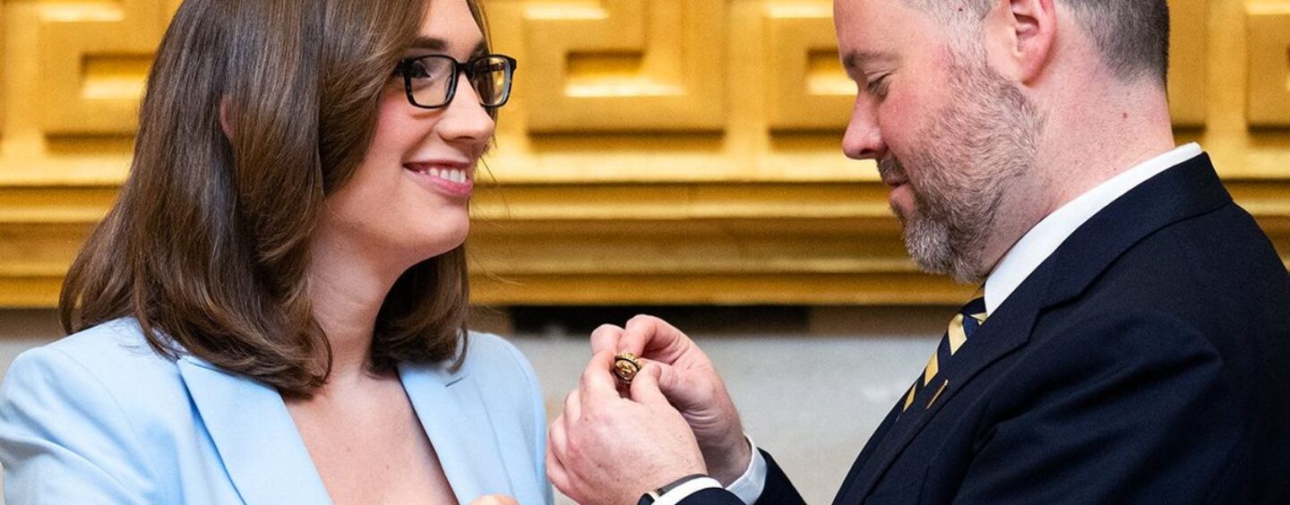 Sarah McBride, qui a marqué l'histoire, a prêté serment en tant que première membre transgenre du Congrès