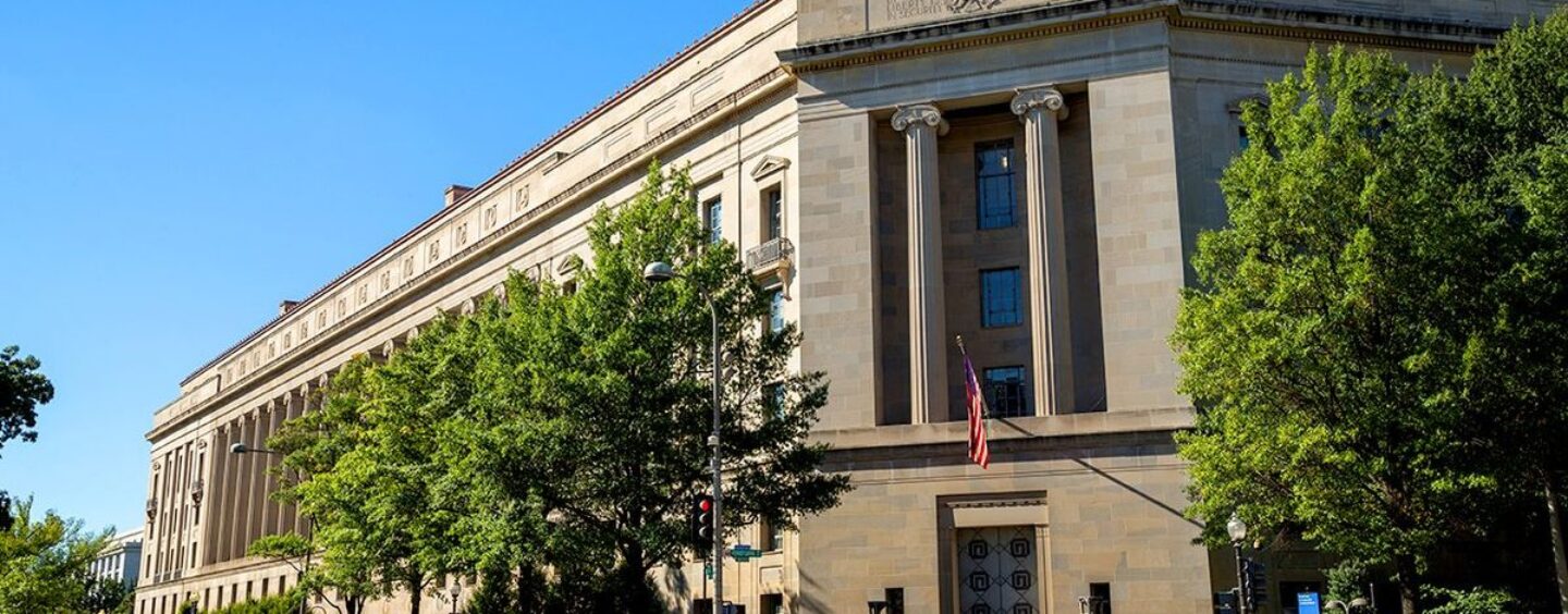 Département de groupe LGBTQ + Disbands, craignant pour « la protection de tous les membres '' dans l'administrateur de Trump