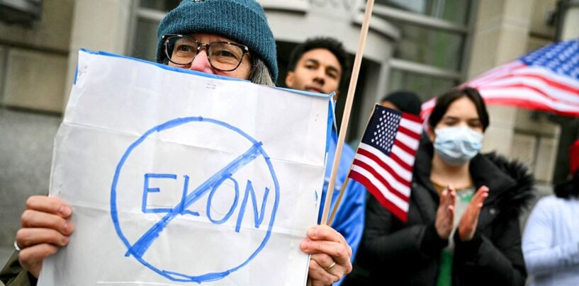 «  Big Balls '' et les «jeunes Hitler» saisissent le Trésor et nous sommes censés être d'accord avec ça