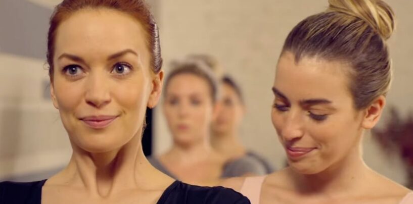 Regardez: «  La Severance's Britt Lower prend une tournure saphique dans le court métrage torride 'Show Pony' '