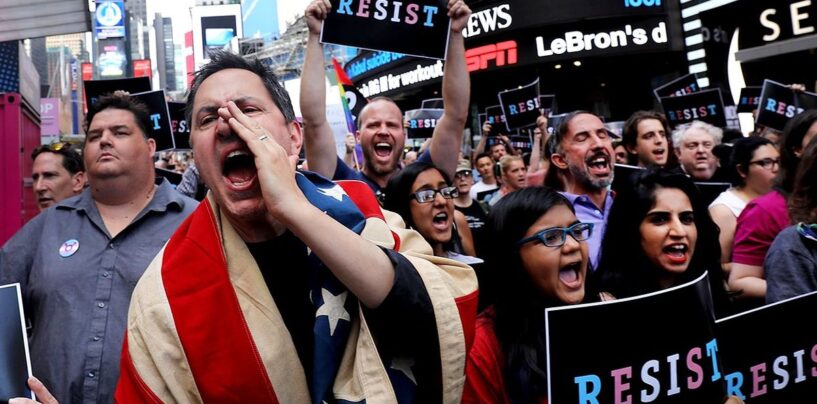 Ce que signifie l'interdiction militaire trans de Trump et Hegseth de la femme qui a aidé à soulever la première