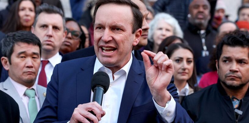 Comment le sénateur Chris Murphy change le Parti démocrate et tient les républicains à rendre compte