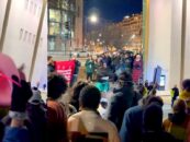 Des centaines de drag queens, des militants et des alliés LGBTQ + convergent au Kennedy Center pour protester contre la prise de contrôle de Trump