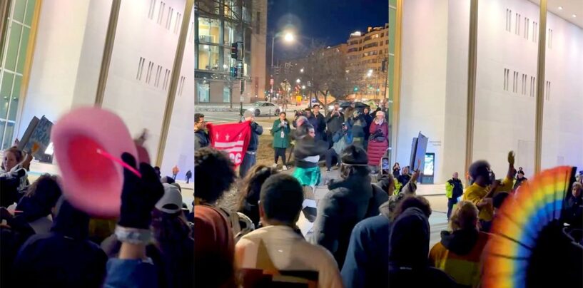 Des centaines de drag queens, des militants et des alliés LGBTQ + convergent au Kennedy Center pour protester contre la prise de contrôle de Trump