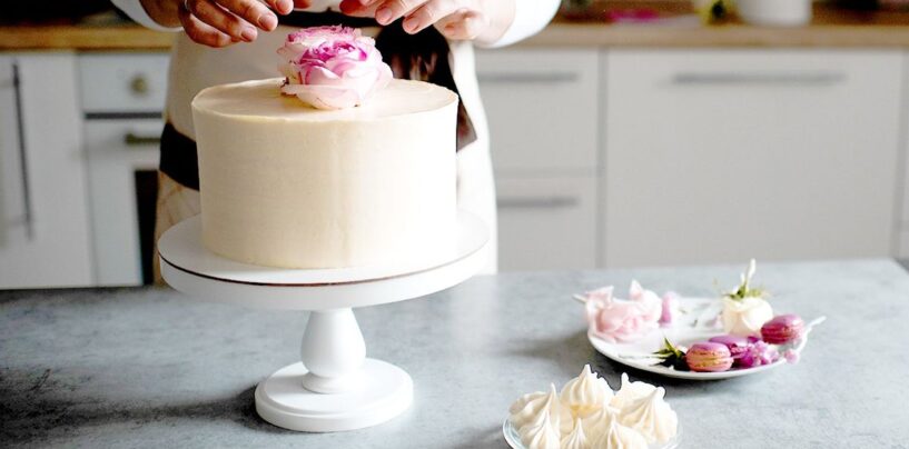 Règles du tribunal contre Antigay Bakery en Californie