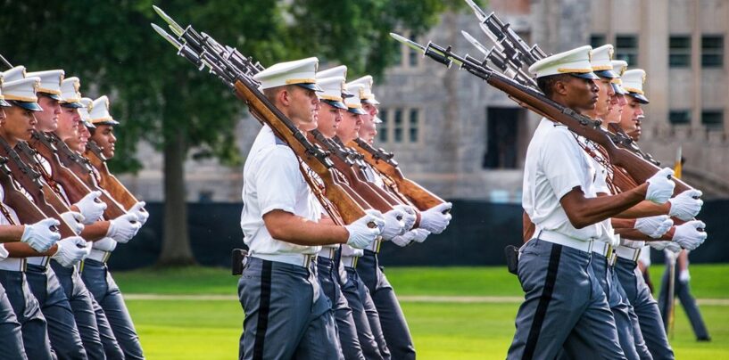 L'Académie militaire de West Point élimine les clubs de cadets au milieu de la répression de la diversité de Trump