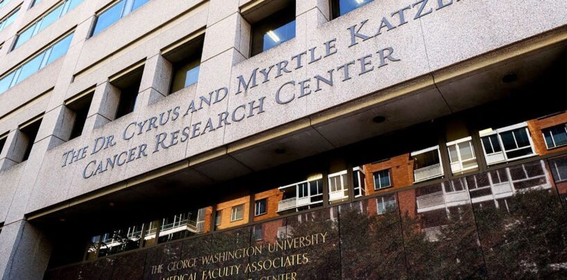 Ce chercheur sur le cancer étudiait des personnes LGBTQ +. Son travail est maintenant dans les limbes