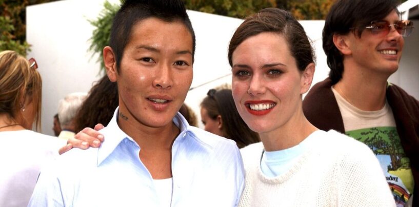 «  Dis n'importe quoi '' étoile ione skye plats sur la fling avec «  amant magistral '' Jenny Shimizu dans de nouveaux mémoires