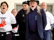 Plus de militants du sida ont arrêté lors de la protestation de coupes de financement mondial