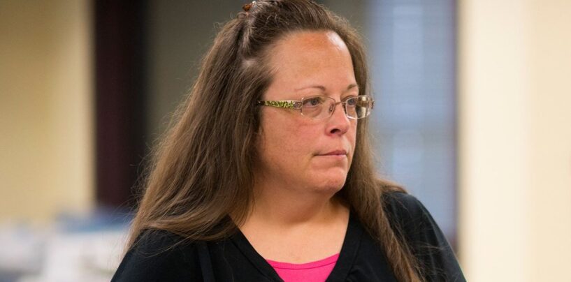 La dernière perte juridique de Kim Davis: le tristement célèbre Homophobe du Kentucky perd à nouveau devant le tribunal