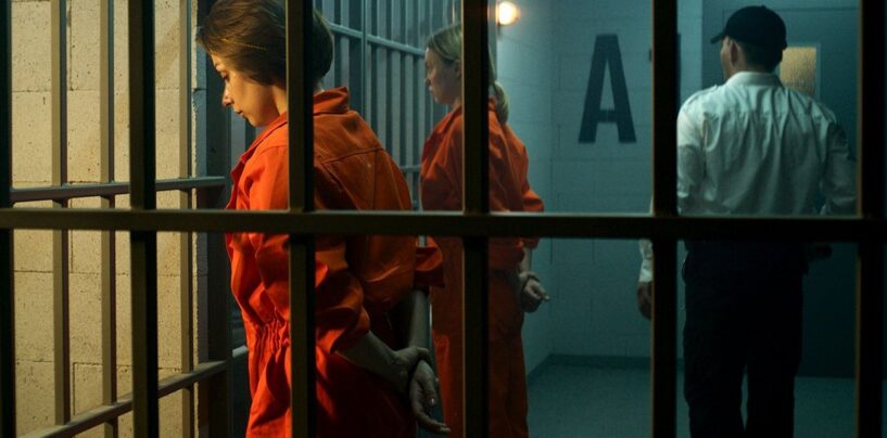 Les responsables fédéraux forcent les femmes transgenres dans les prisons masculines malgré la décision du juge contre l'ordre de Trump