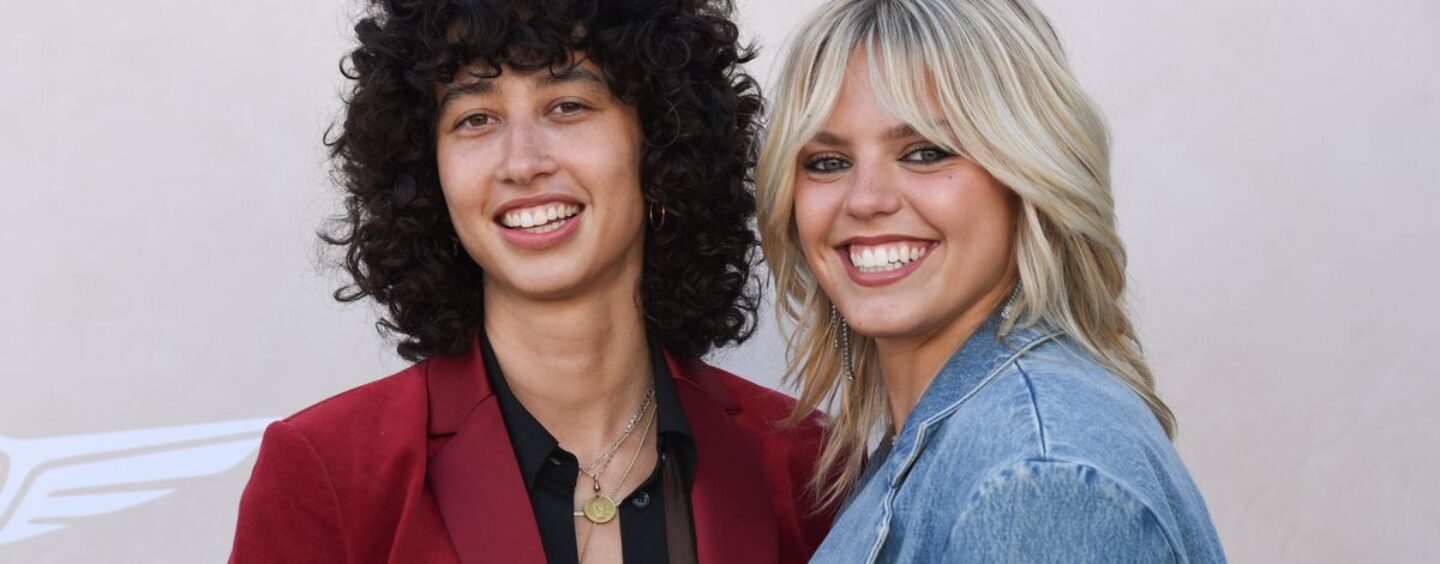 7 fois Renué Rapp et Towa Bird étaient des objectifs de relation adorables