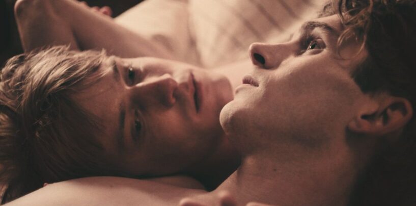 Regardez les lys de romance de la période gay et pas pour la bande-annonce de moi torride et obsédante maintenant (exclusive)