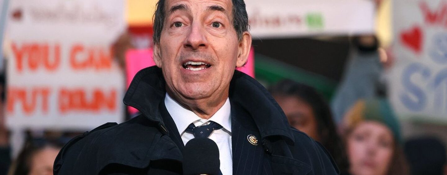 Le représentant Jamie Raskin sur les pardons présidentiels, Trump contrecarrant la Constitution et ce qui le maintient la nuit