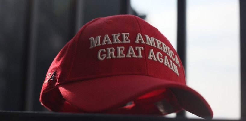 'Boo-hoo': le supporter de Maga crie 'Discrimination' après avoir été expulsé du bar d'Indianapolis