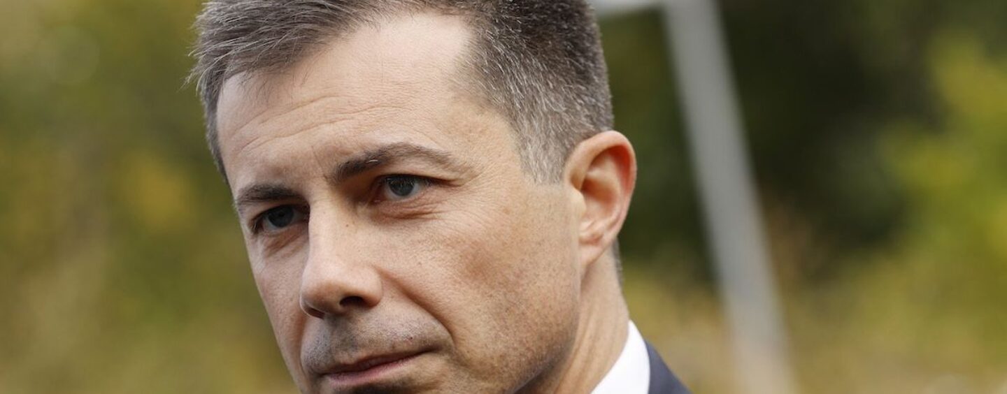 Pete Buttigieg: L'utilisation de l'application de signal par le cabinet de Trump pour les opérations militaires est «le plus haut niveau de f ** kup imaginable»