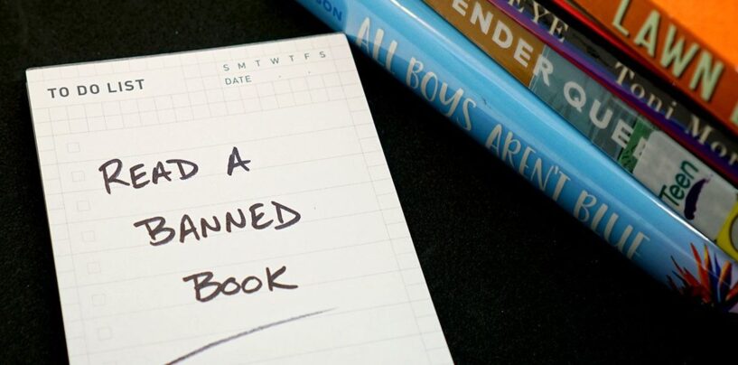 Le juge fédéral bloque à nouveau l'interdiction du livre de l'Iowa; s'attendait à statuer sur les restrictions «Ne dites pas gay» bientôt