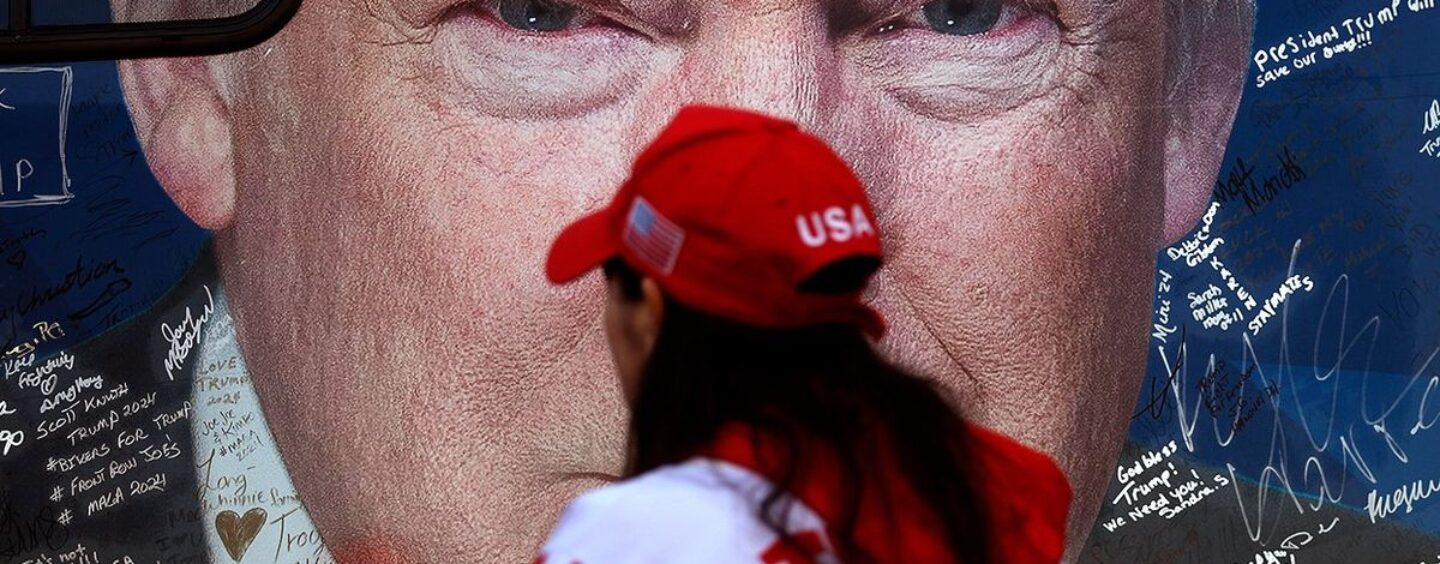 Nommez des prisons, des décharges et des volcans après Trump, et mettons son portrait du Colorado sur le Penny