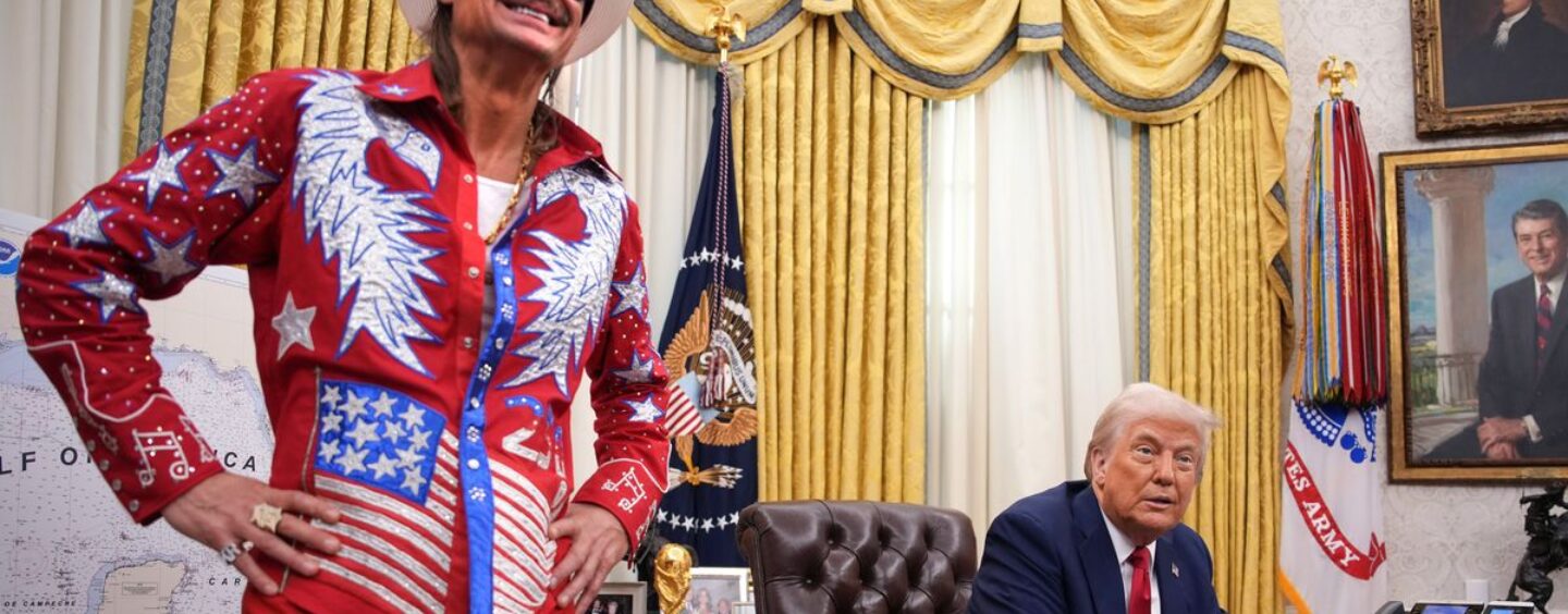 Kid Rock rôti par Internet après avoir porté une tenue 'Temu Evel Knievel' au bureau ovale