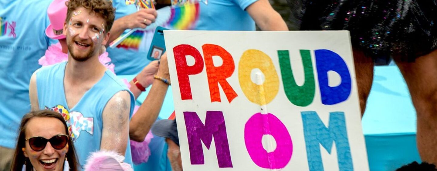 Les parents n'arrêtent pas de se battre pour leurs enfants LGBTQ +