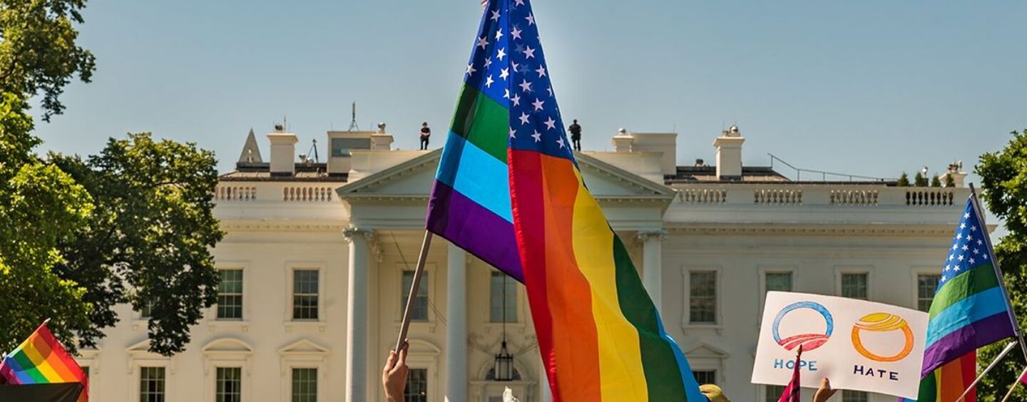 Ces 9 pays ont émis des avis de voyage trans aux États-Unis