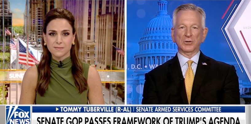 L'Alabama, Tommy Tuberville, affirme que les «équipes masculines» en transition. Il n'y a aucune preuve de cela parce que ce n'est pas vrai