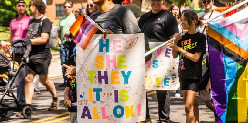 Les responsables de Trump ne répondent pas aux requêtes des journalistes s'ils incluent des pronoms dans les e-mails