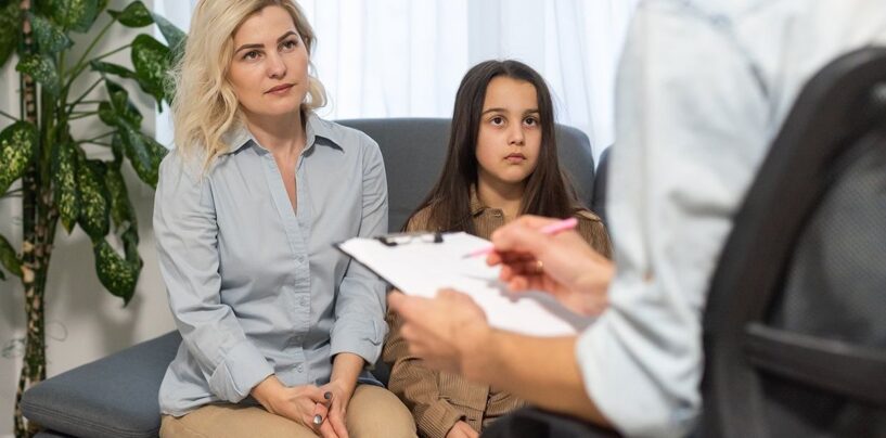 La nouvelle directive Trump Medicaid attaque l'accès des personnes trans aux soins affirmants