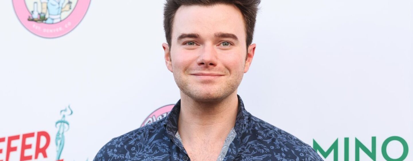 Chris Colfer montre ses muscles sexy dans un nouveau piège à soif
