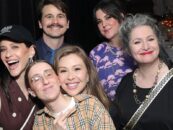 29 photos du chaos gay à la soirée finale de la saison «The White Lotus» de la saison trois