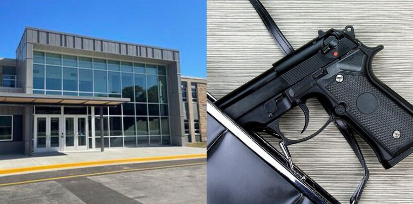 «  Embrassez vos enfants au revoir: '' Indiana Maman dit au professeur qui a effectué un drapeau de la fierté en classe, dit la police