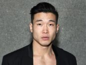 Joel Kim Booster montre son corps sexy dans un nouveau piège à soif effronté