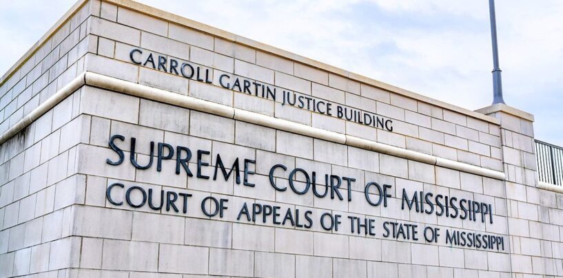 Un adolescent transgenre ne peut pas changer légalement le nom avant l'âge de 21 ans, les règles de la Cour suprême du Mississippi