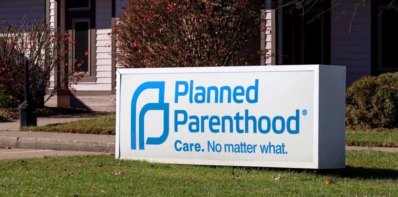 Après le contrecoup, Planned Parenthood Arizona reprend les soins affirmants