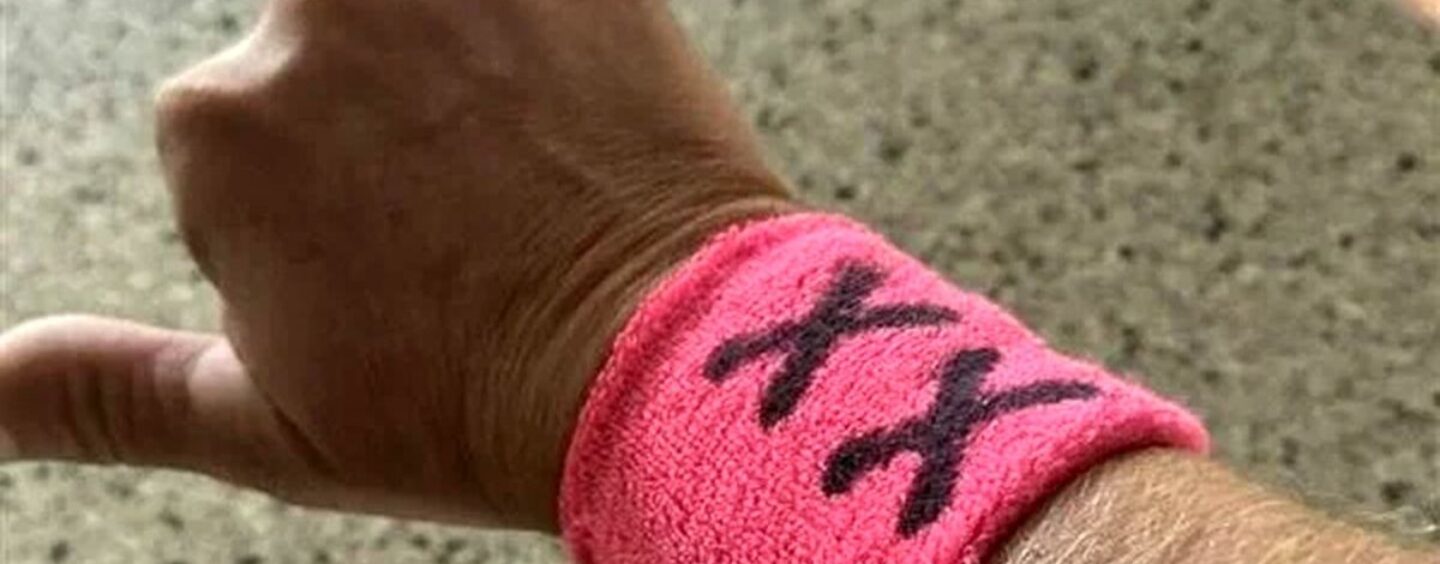 Les hommes du New Hampshire ne peuvent pas porter d'équipement anti-trans à l'école de leurs enfants pendant que leur procès se déroule
