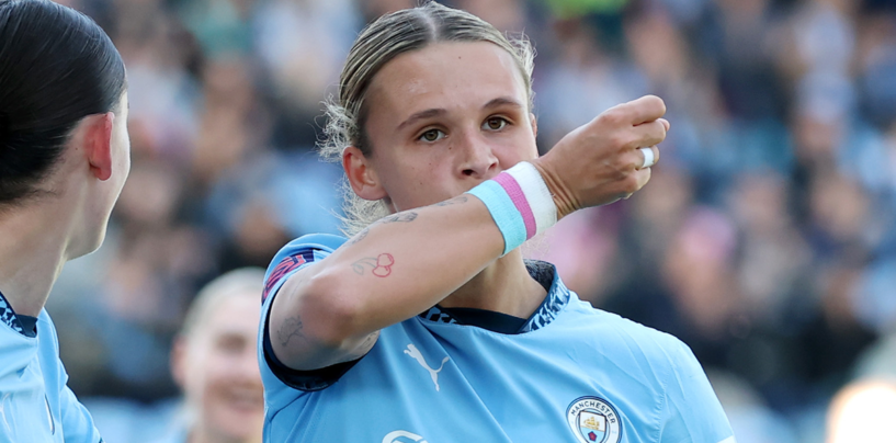 «  Plus de Kerstin Casparij et moins JK Rowling '', les fans de football réagissent à ce moment trans