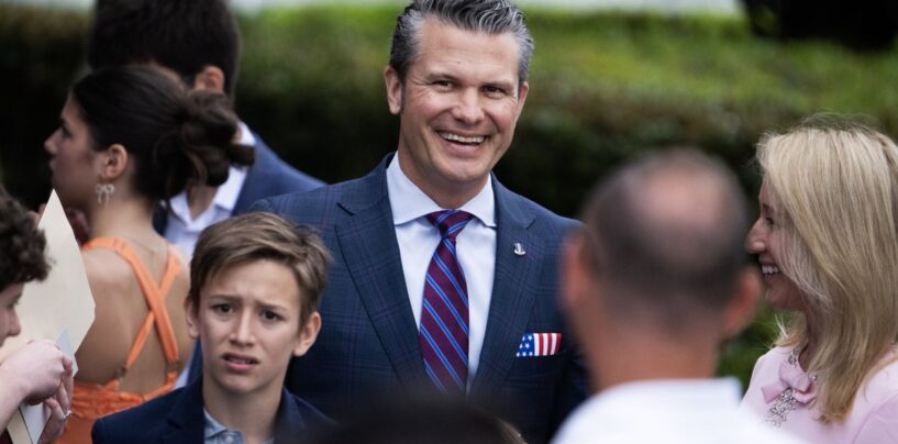 15 réactions brutalement drôles à la diatribe de Pete Hegseth, si bizarre même sa famille grinçait
