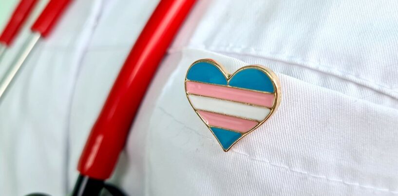 Breaking: le ministère de la Défense réinstarait les soins affirmants pour les troupes trans