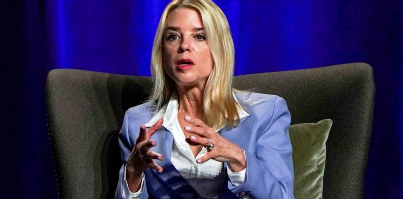 Trump Ag Pam Bondi compare à tort les soins affirmant les sexes pour les mineurs en tant que même que les mutilations génitales féminines